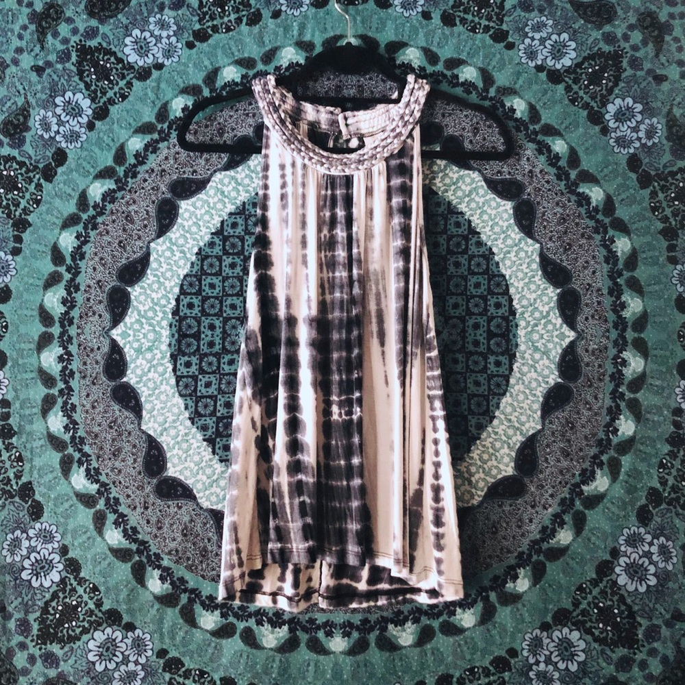 ⭐️NWOT Saint Tropez West halter tank⭐️